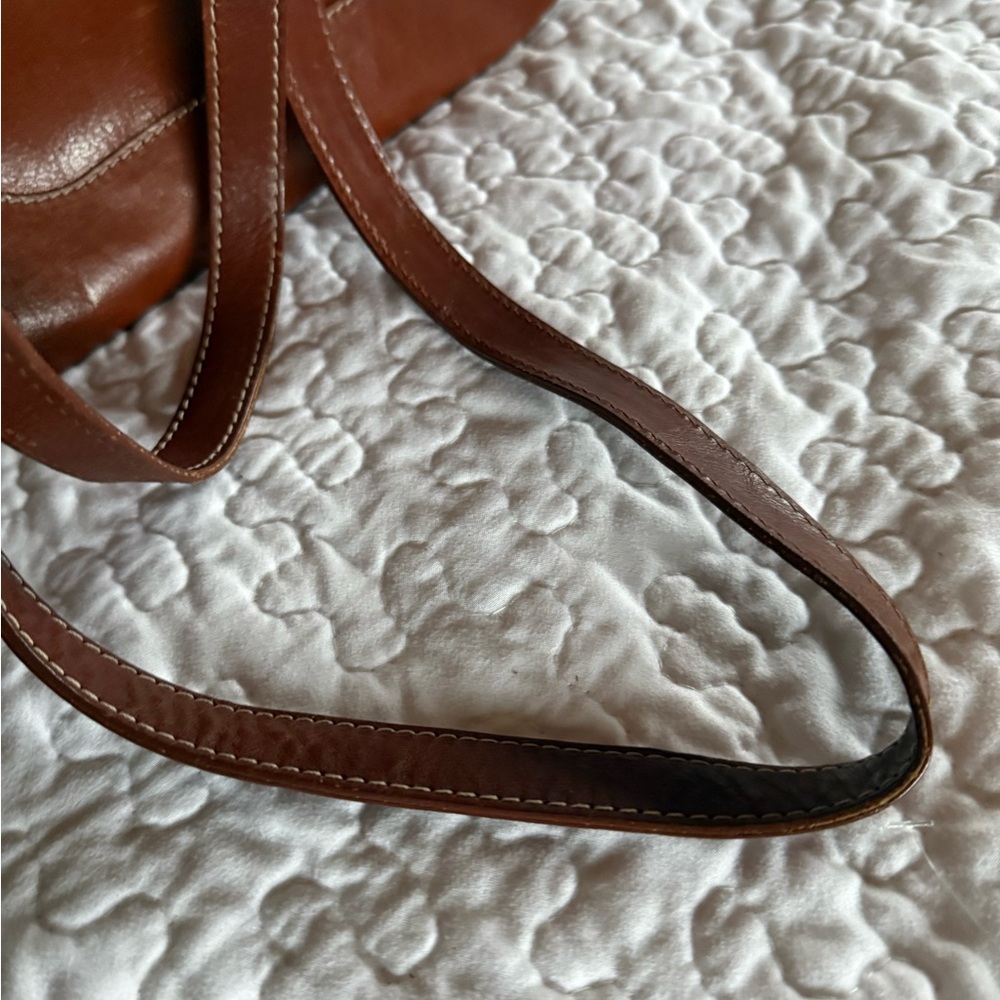 Valentina Elegant Brown Leather shoulder Bag - Picture 4 of 9